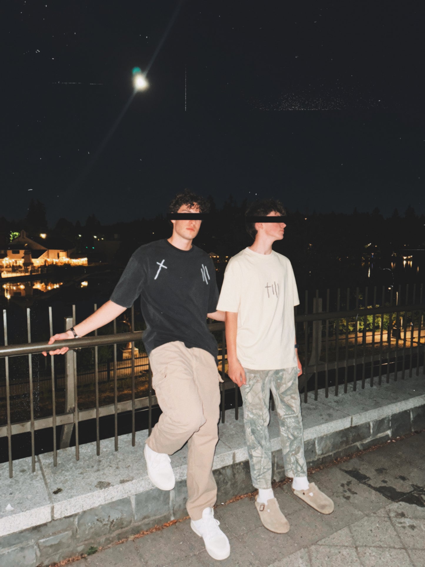 Cross + Trinity Creme T-Shirt